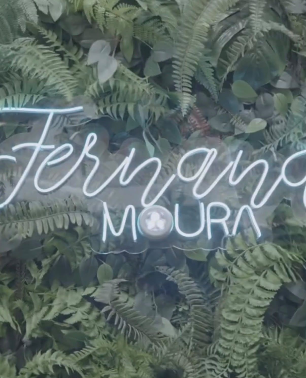 letreiro luminoso com nome